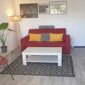 https://aiguesmarines.fr-provencehotel.com